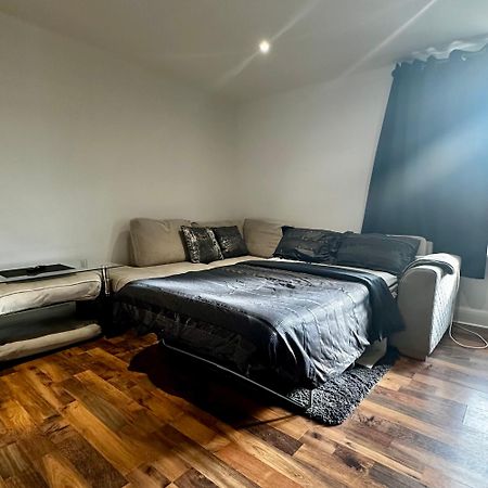 Two Bedroom Flat Town Centre Colchester Exterior foto